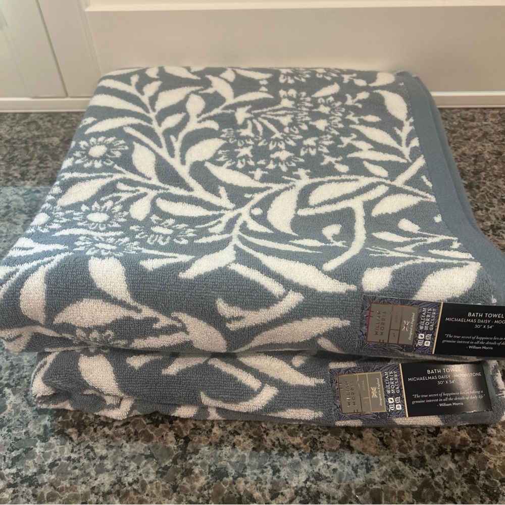 SET OF 2 New William Morris Cotton Bath Towels Michaelmas Daisy Moonstone